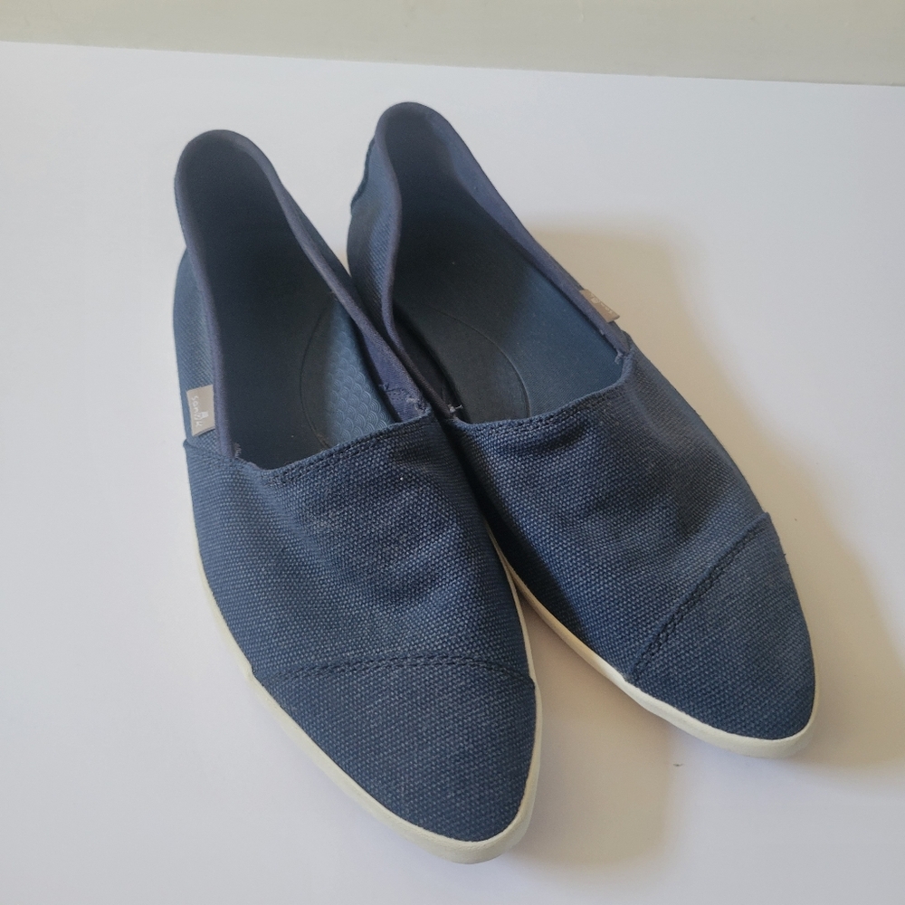 NEW Sanuk Navy Flats